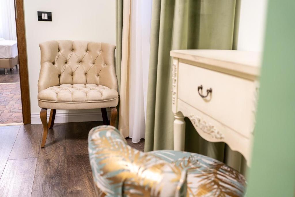 Oasis Historic Central House Bucureşti Ngoại thất bức ảnh