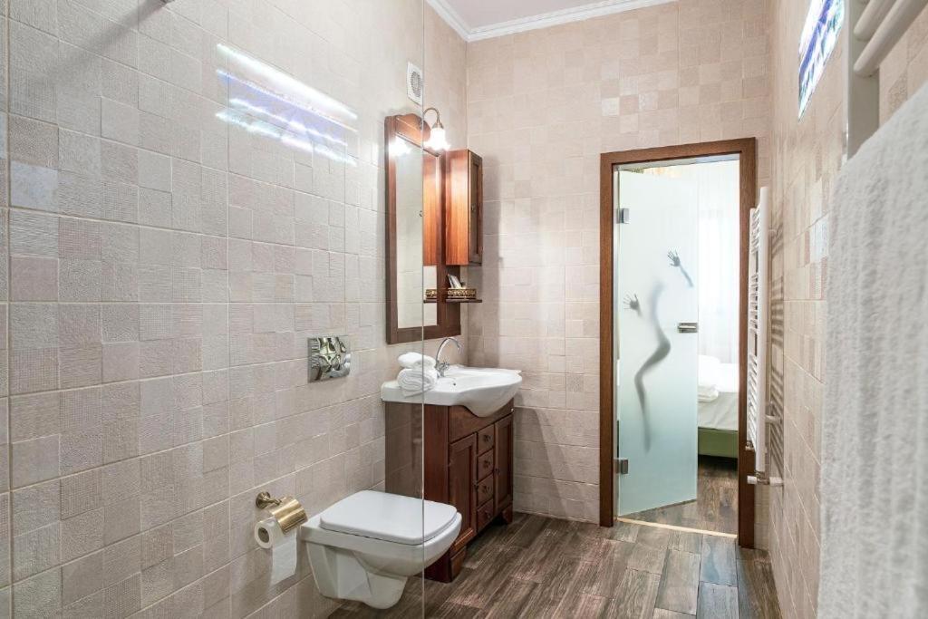 Oasis Historic Central House Bucureşti Ngoại thất bức ảnh